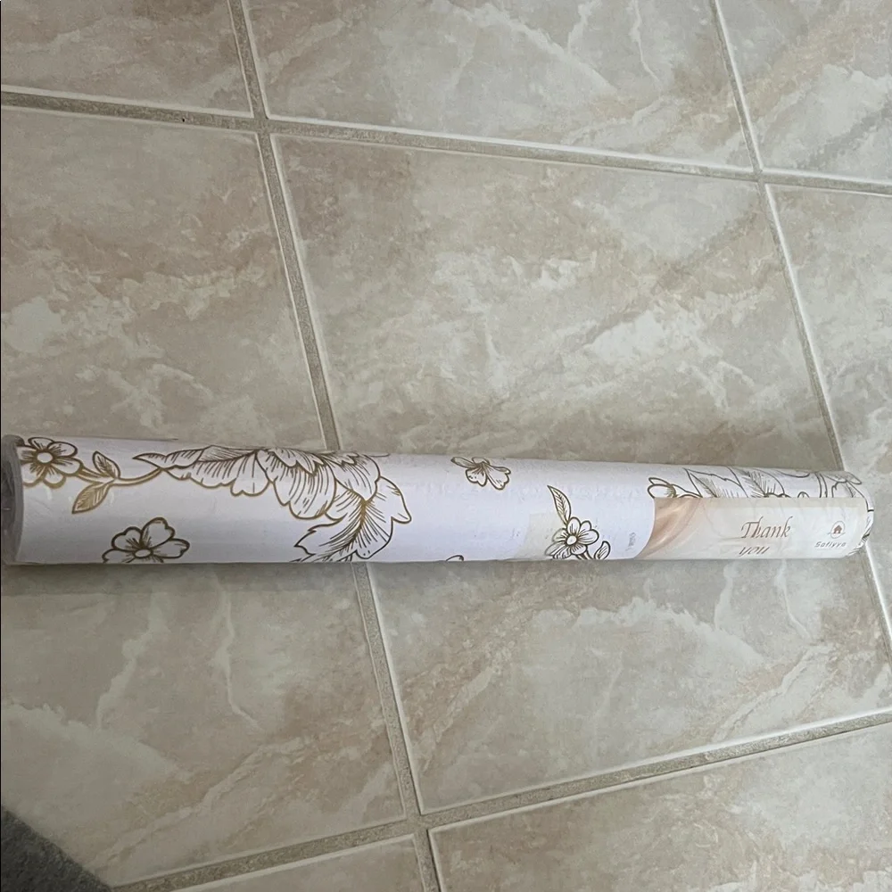 NWT Peel and Stick Wallpaper Gold and White for Walls Vinyl Roll 197